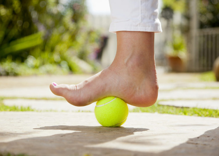 حرکت ورزشی برای درمان صافی کف پا